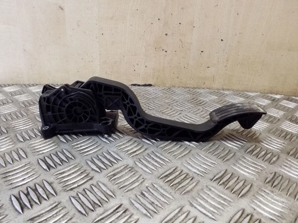 Accelerator throttle pedal – Citroen C4 Grand Picasso (2013-2018)
