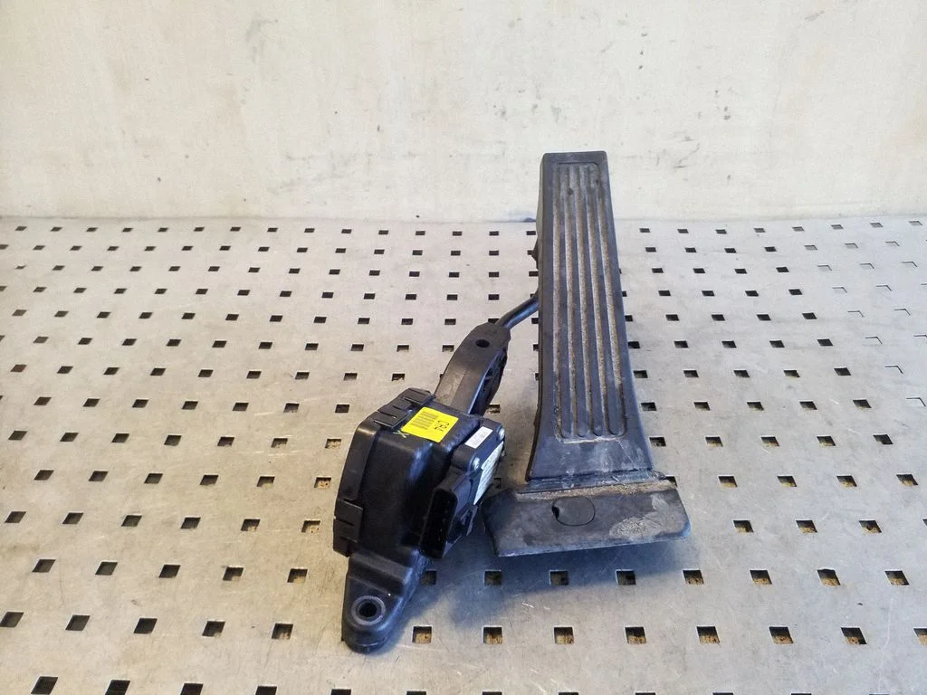 Gaasipedaal GG40230A2S910