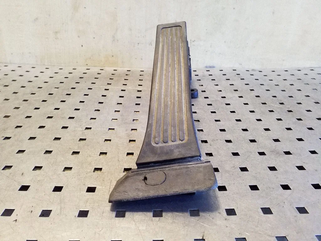 Accelerator throttle pedal DH327262S900