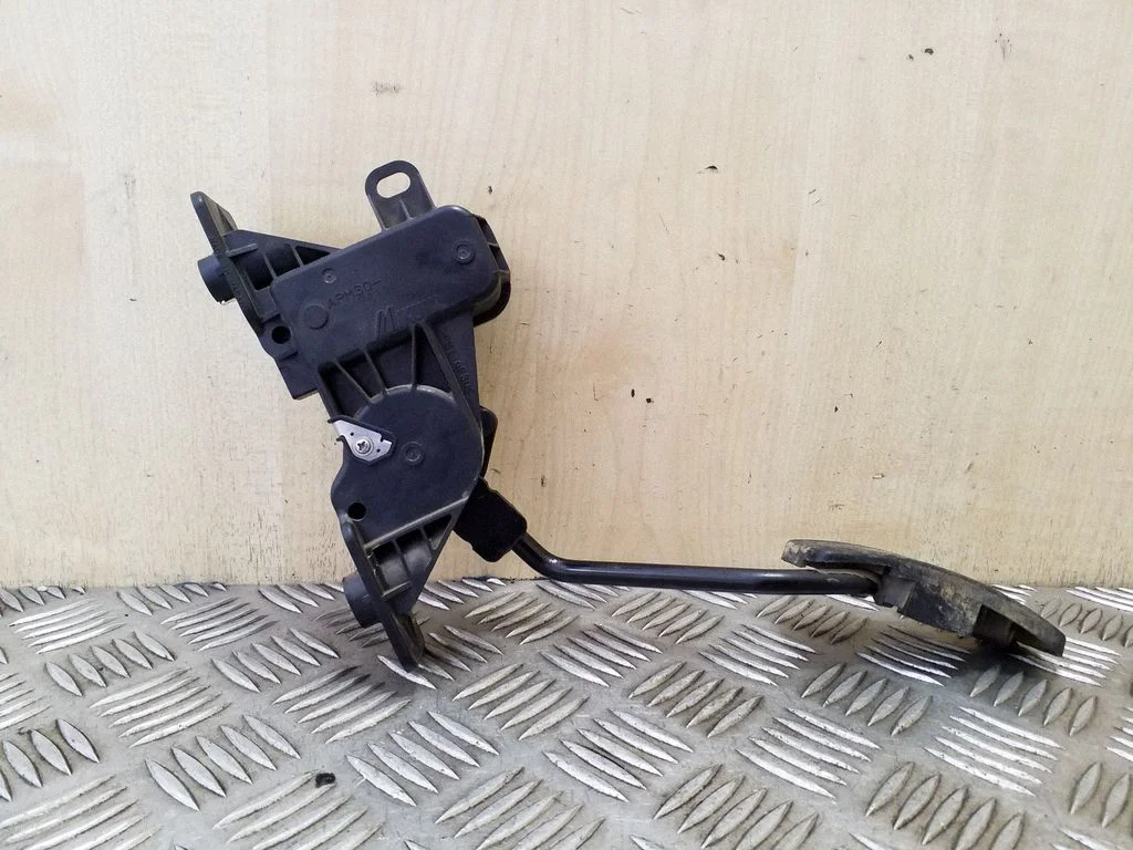 Gaasipedaal APM30015