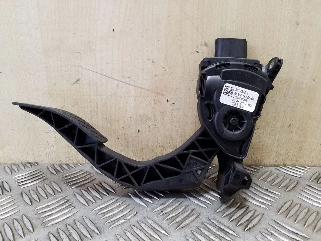 Accelerator throttle pedal 8K1723523