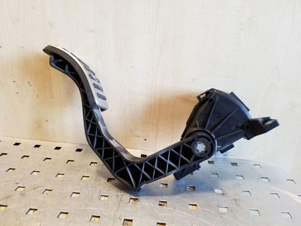 Accelerator throttle pedal 3D1721503N