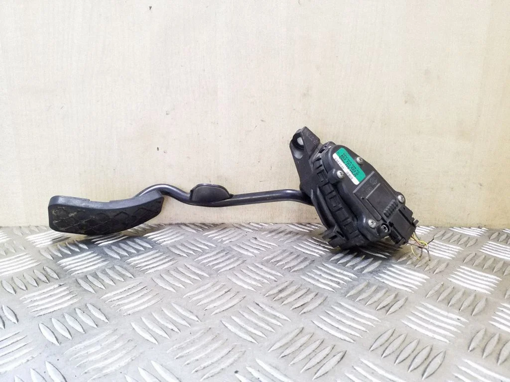 Accelerator throttle pedal 8E2721523D