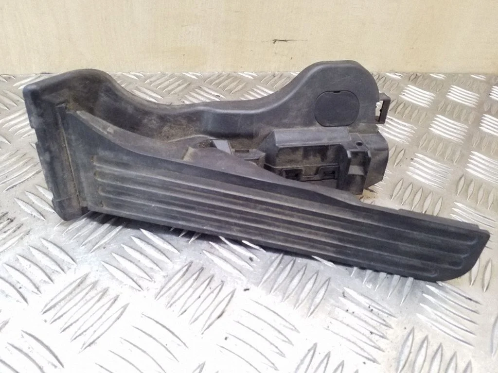 Accelerator throttle pedal 1K1721503