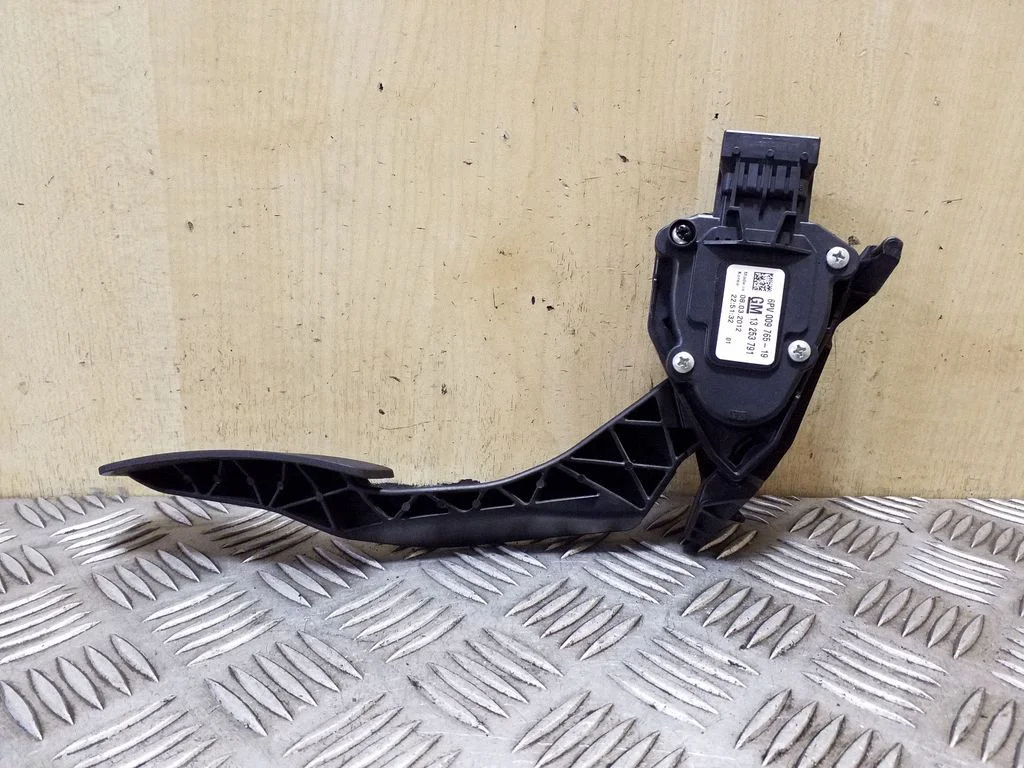 Accelerator throttle pedal 13253791 – Chevrolet Orlando (2011-)