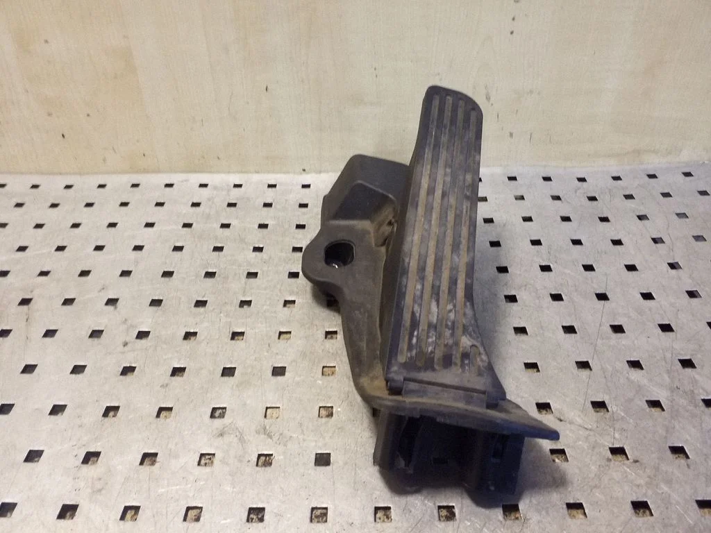Gaasipedaal – Seat Altea XL (2004-2015)