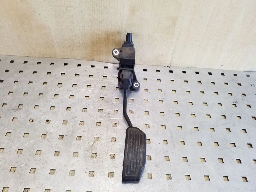 Accelerator throttle pedal 7811005021