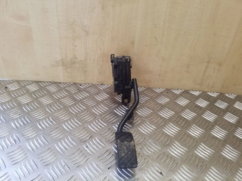 Accelerator throttle pedal 6PV00802617