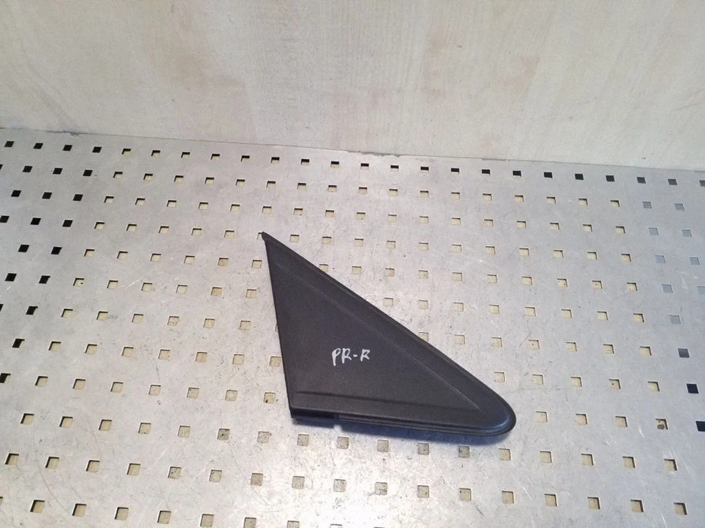 Välispeegli plastkate 4M51A16003A