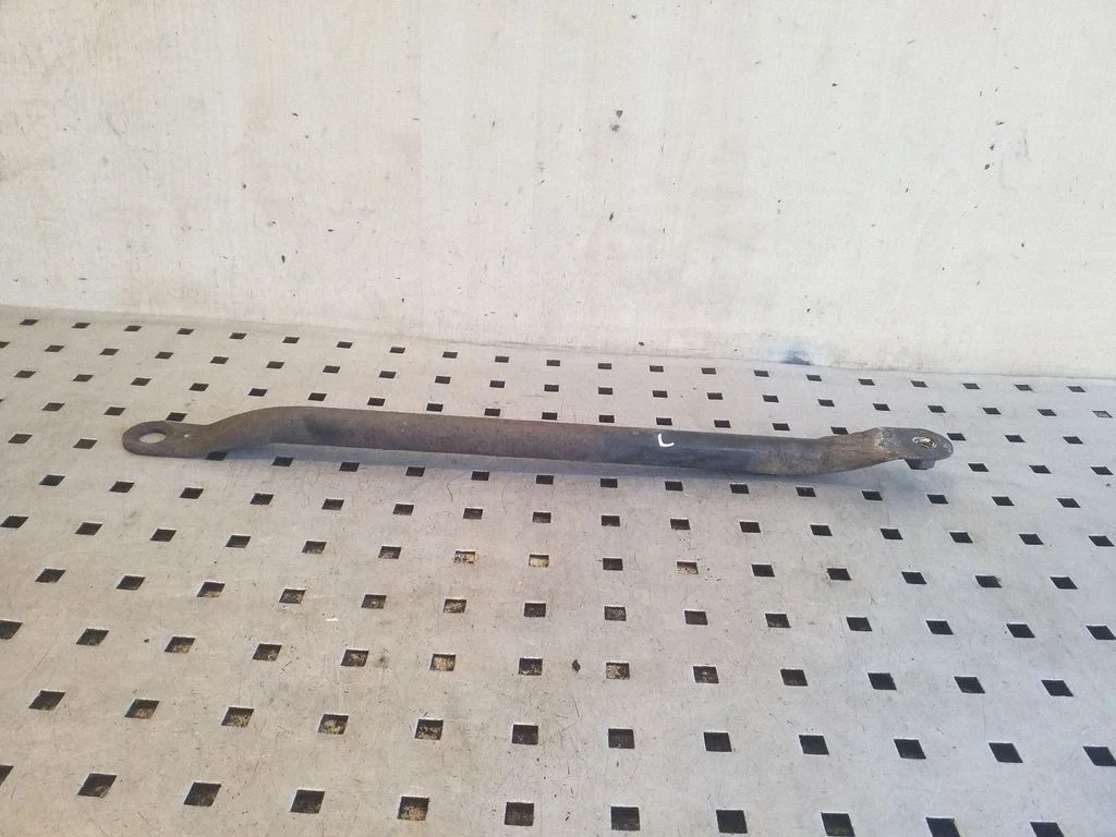 Radiator support slam panel bracket – left
