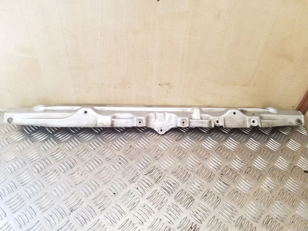 Radiator support slam panel bracket
