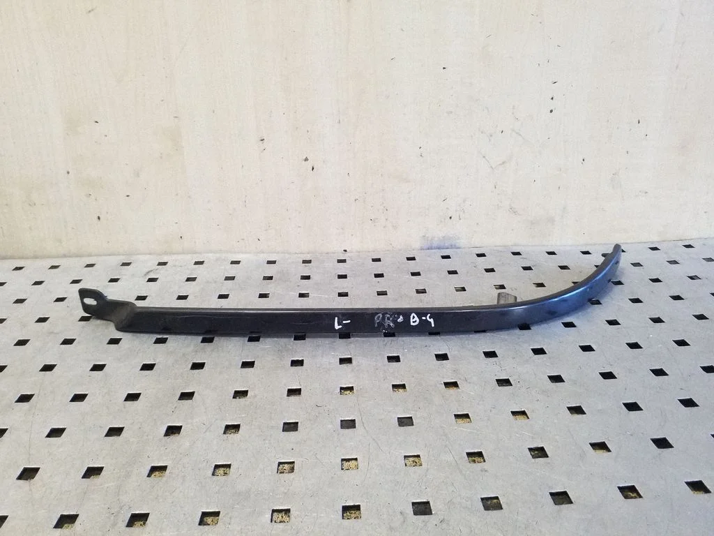 Under headlight/headlamp trim 8A0853207A