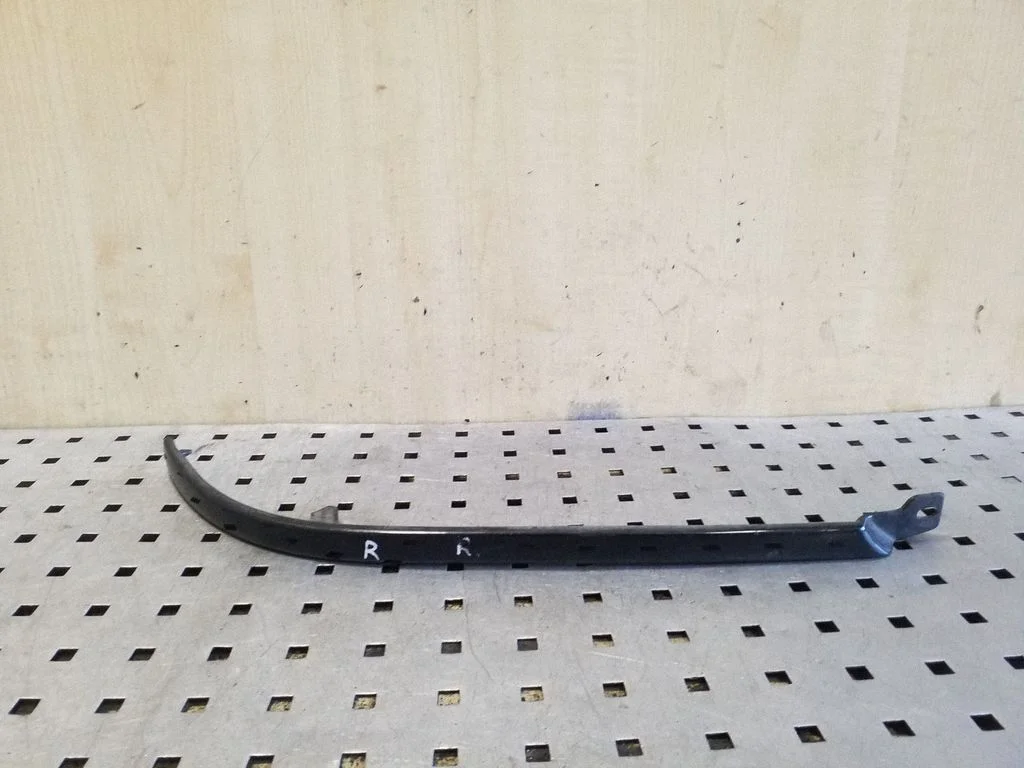 Under headlight/headlamp trim 8A0853208A