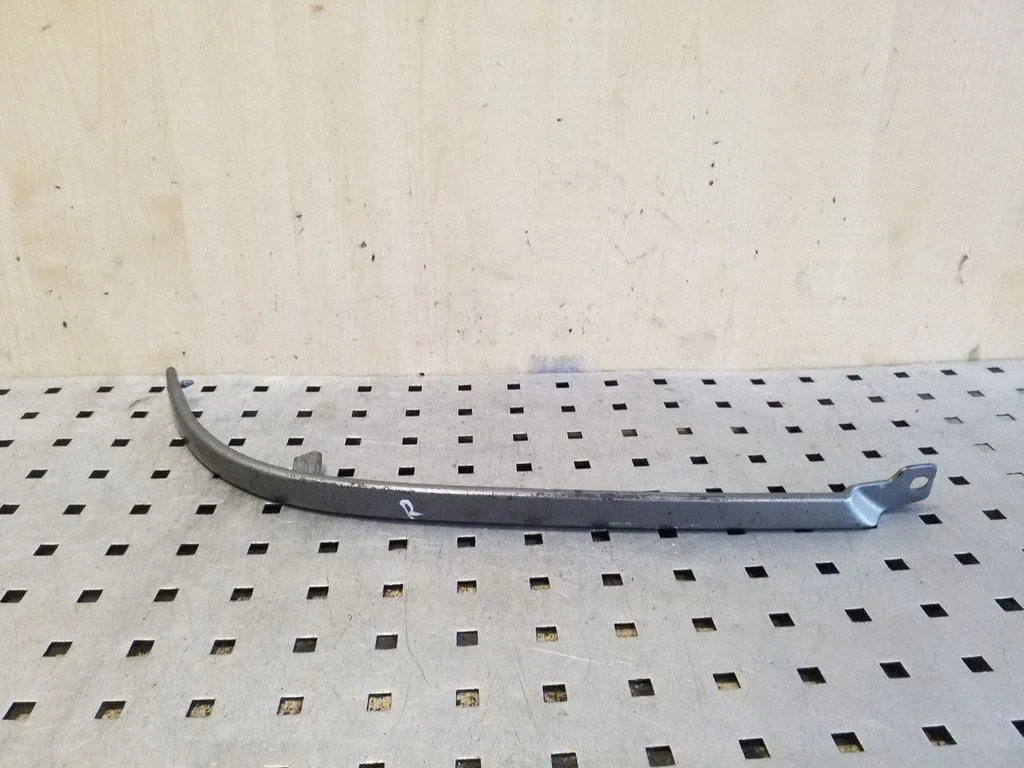 Under headlight/headlamp trim 8A0853208A