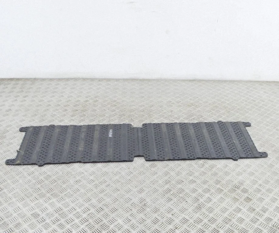 Other body part – Tesla Model Y (2020-)