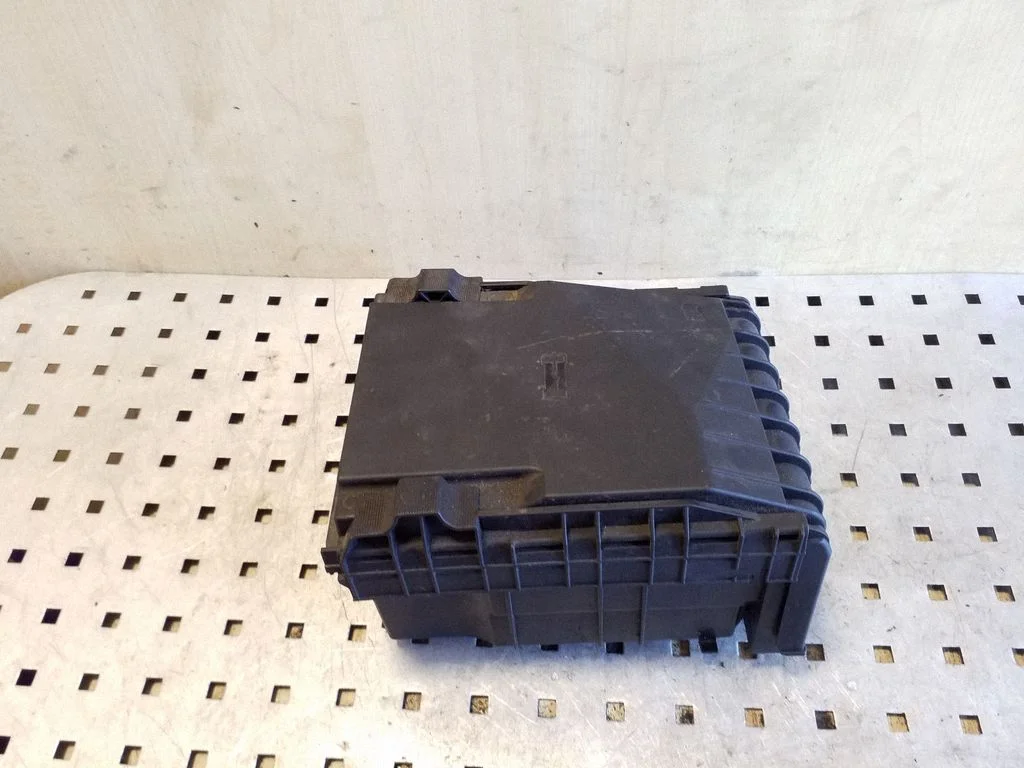 Fuse box set 8J0937503