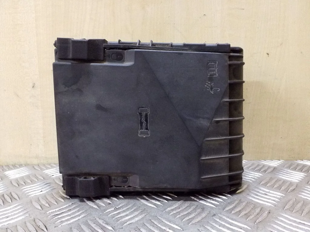 Fuse box set 1K0937132F