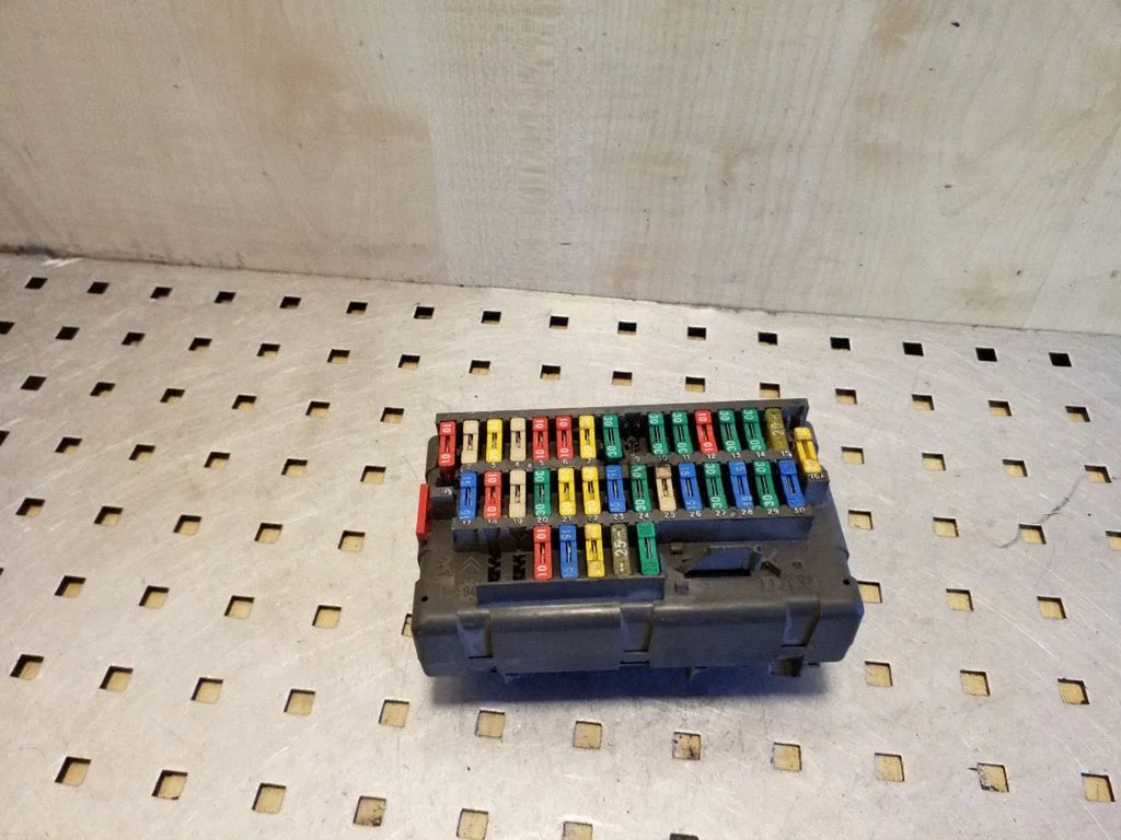 Fuse box set 9453478380