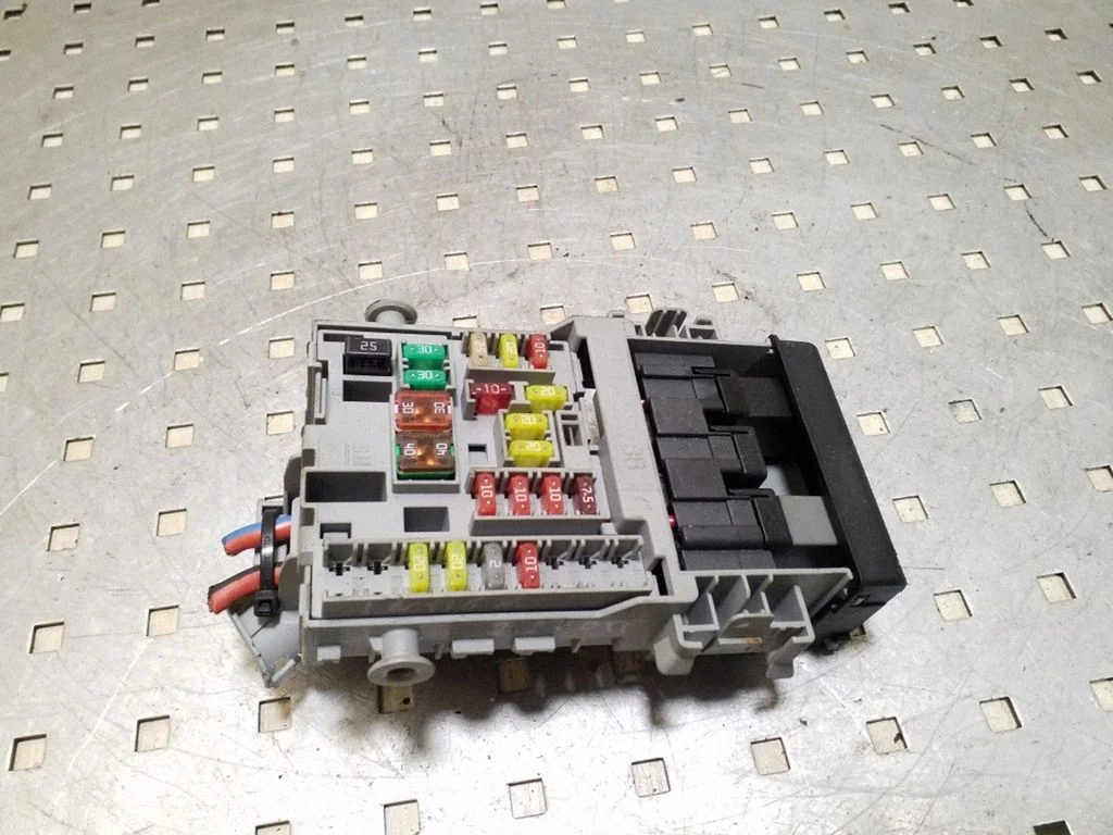 Fuse box set 13222786