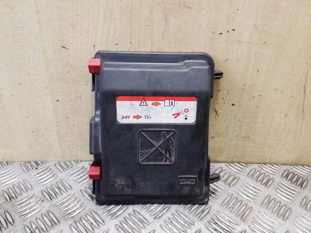 Kaitsmekarbi kaas 9803986980