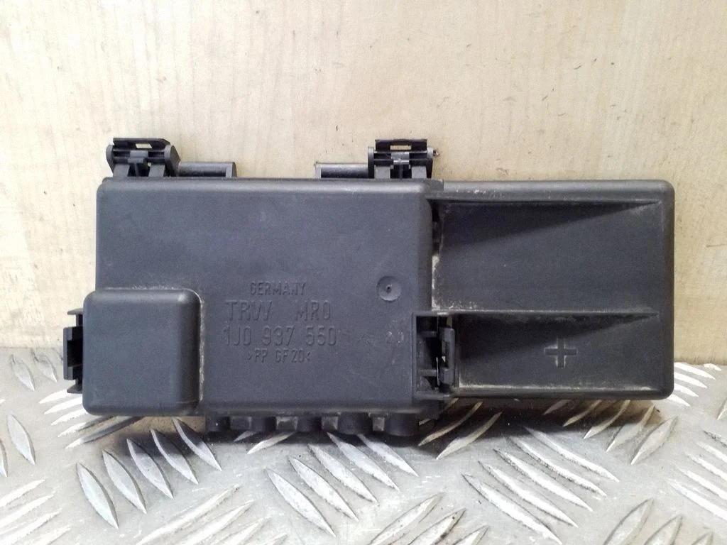 Fuse box cover 1J0937550M