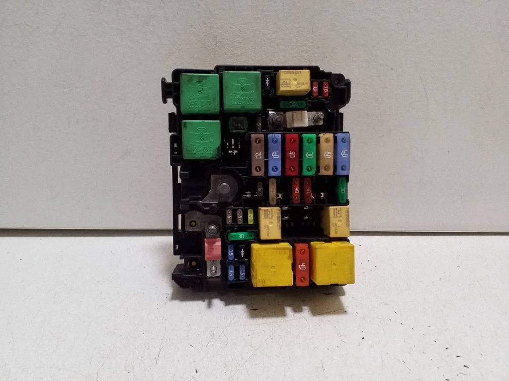 Drošinātāju bloks 9808959080