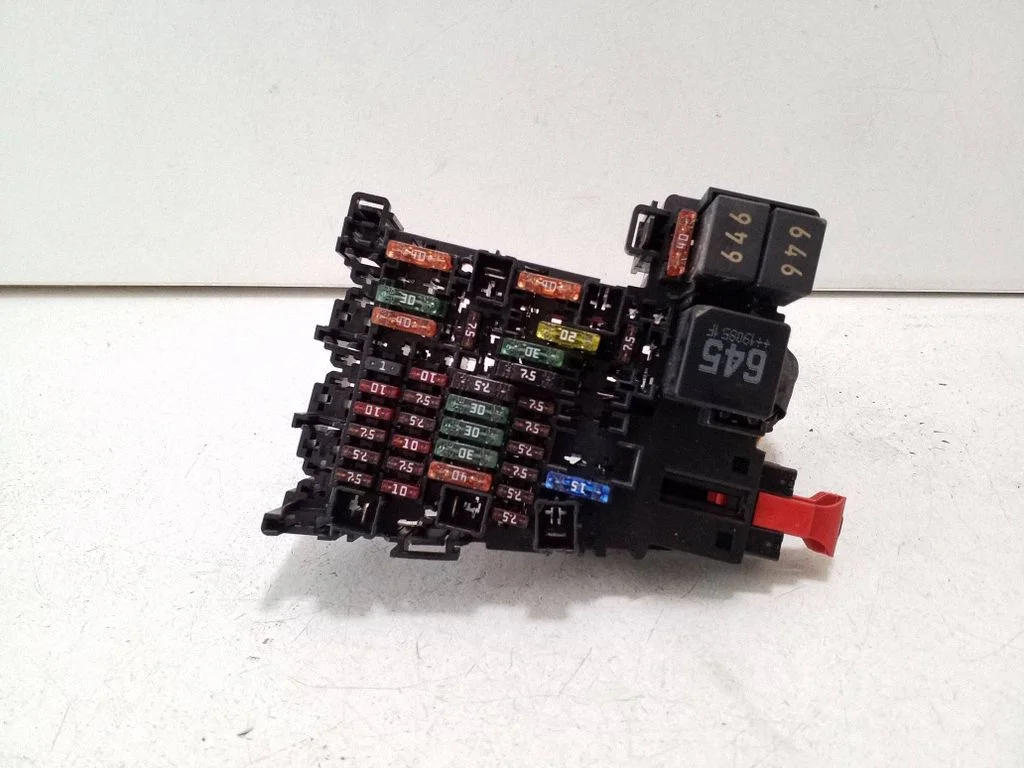 Drošinātāju bloks 5Q0937615C