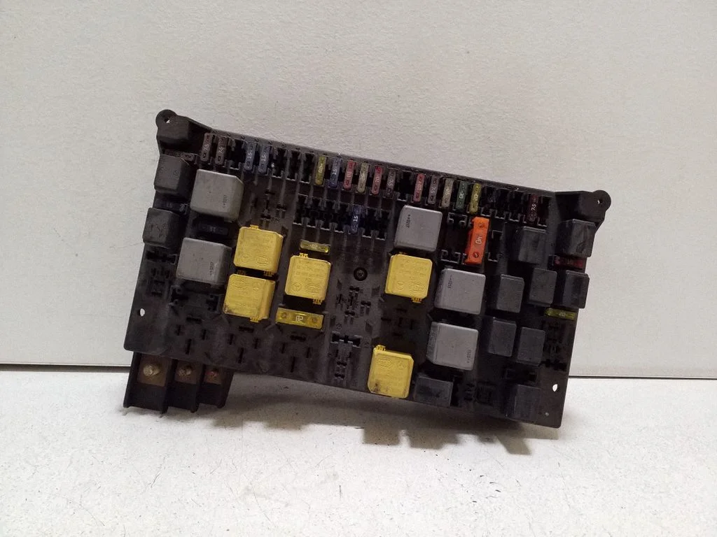 Drošinātāju bloks 1635450205