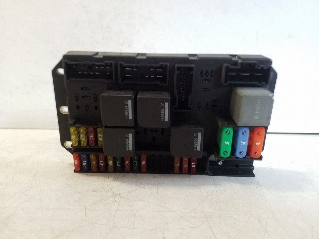 Fuse module – Jaguar XJ X351 (2009-2019)