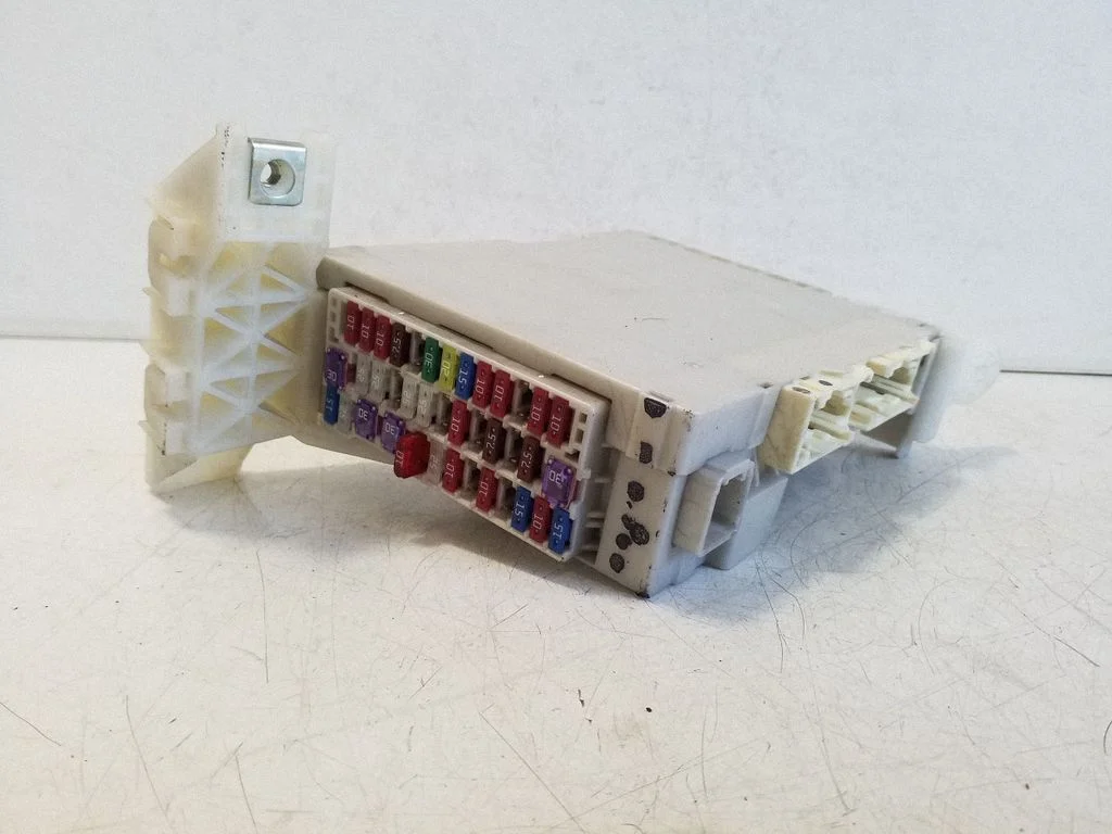 Kaitsmeplokk – Toyota Prius (XW30) (2009-2015)