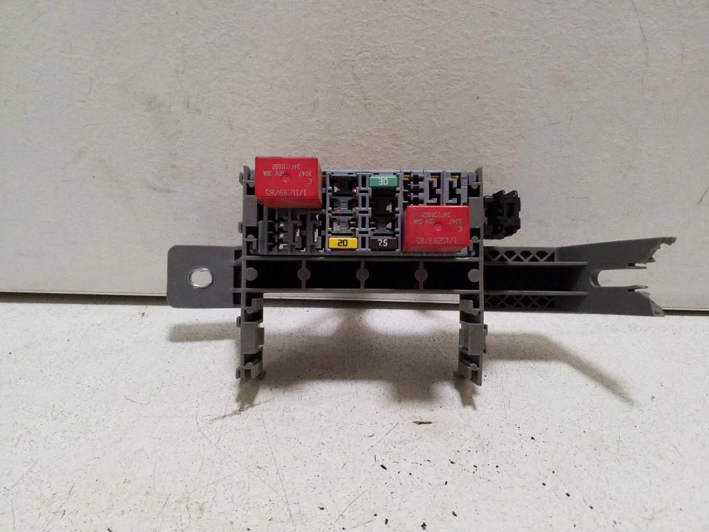 Drošinātāju bloks 51975322