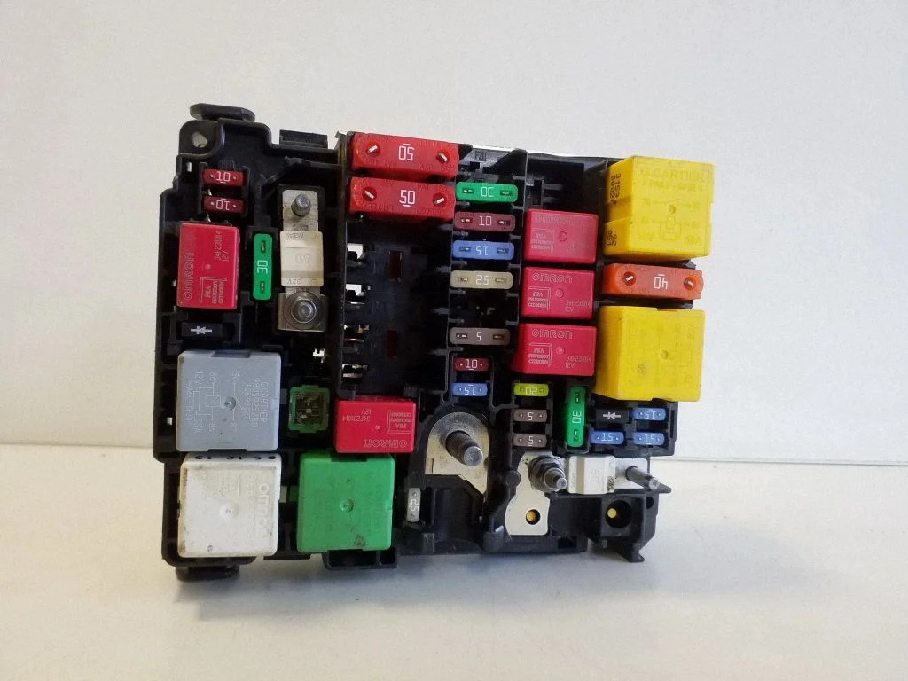 Drošinātāju bloks – Opel Grandland X (2017-2024)