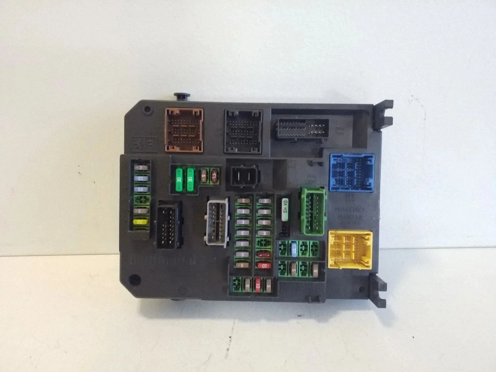Fuse module – Peugeot 508 RXH (2011-2018)