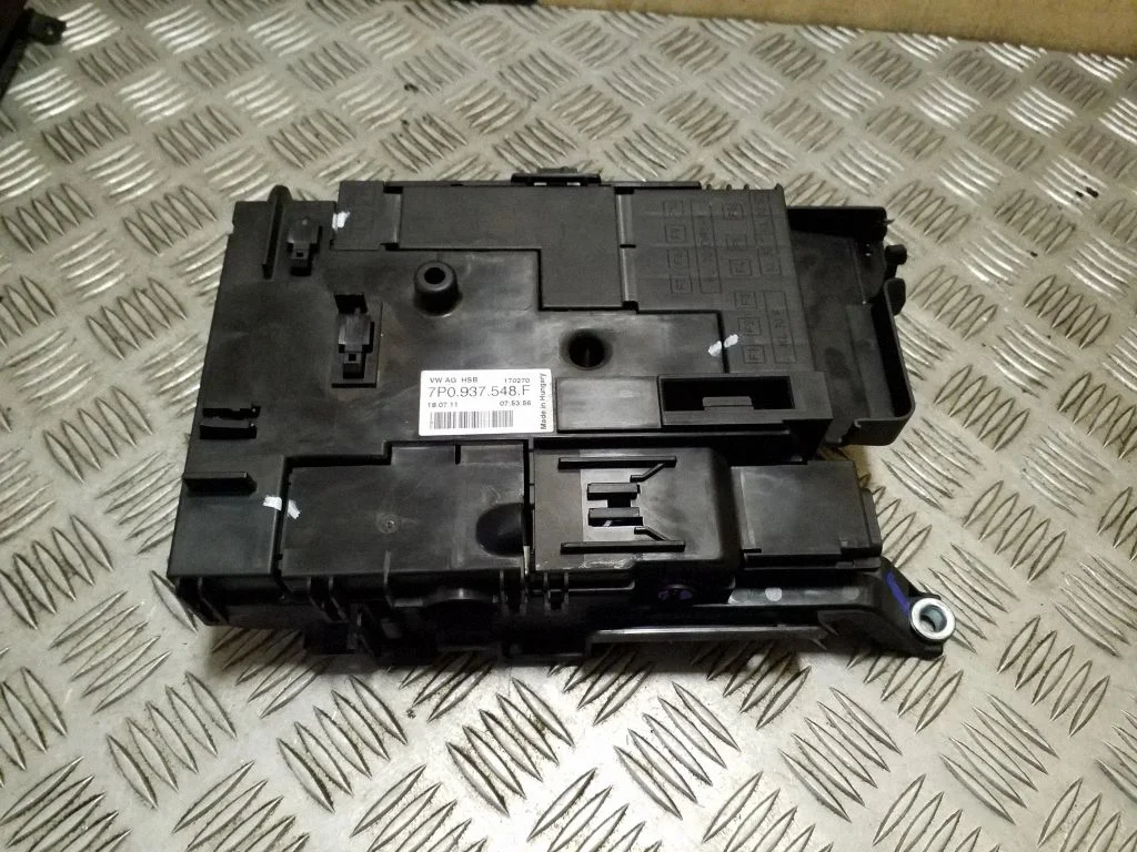 Drošinātāju bloks 7P0937548F