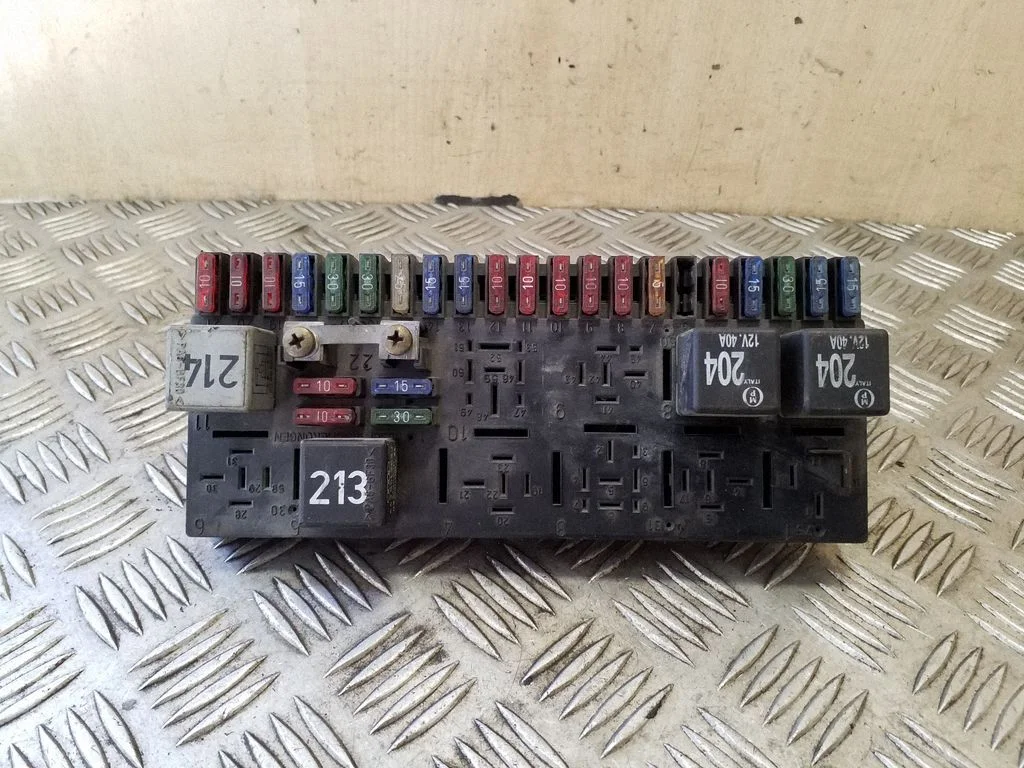 Drošinātāju bloks 443941822A