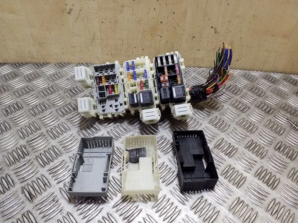 Drošinātāju bloks BS7T14K131CA