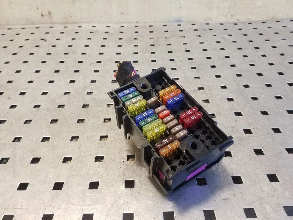 Fuse module 7H0937617