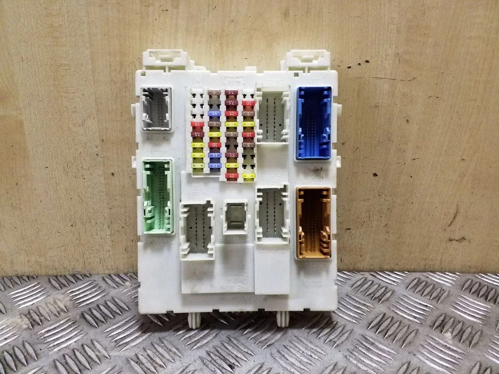Drošinātāju bloks DV6T14A073DK