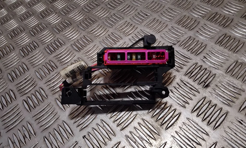 Drošinātāju bloks – Audi Q5 SQ5 8R (2008-2017)