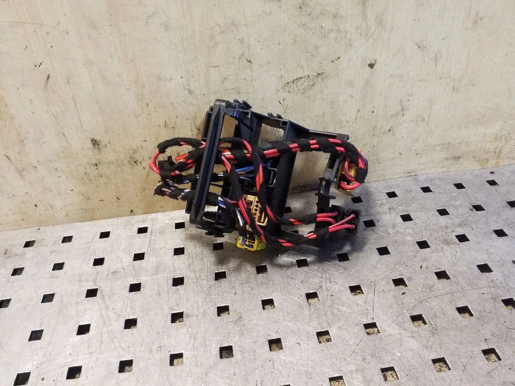 Drošinātāju bloks 8D0937083