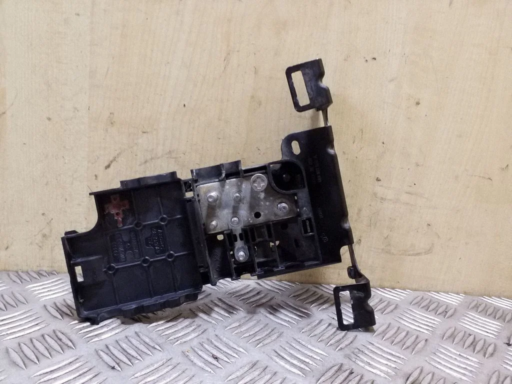 Drošinātāju bloks 8K0937517A