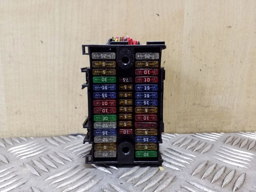 Fuse module 7E0937617