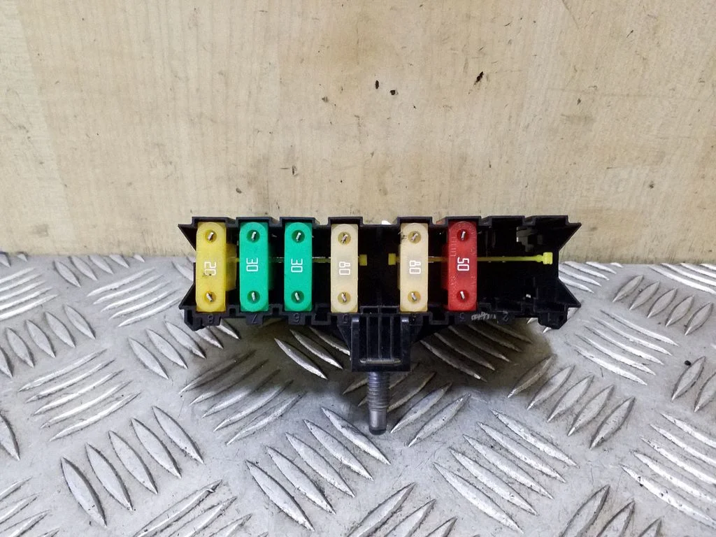 Drošinātāju bloks 9636079380