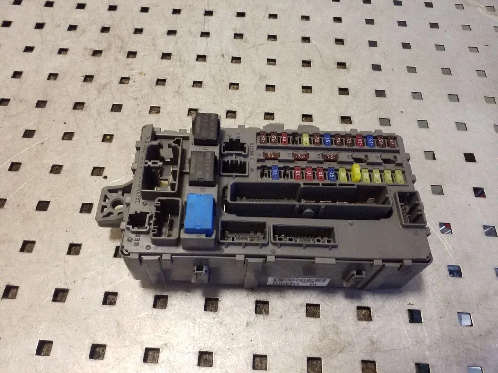 Drošinātāju bloks – Honda Accord (2008-2016)