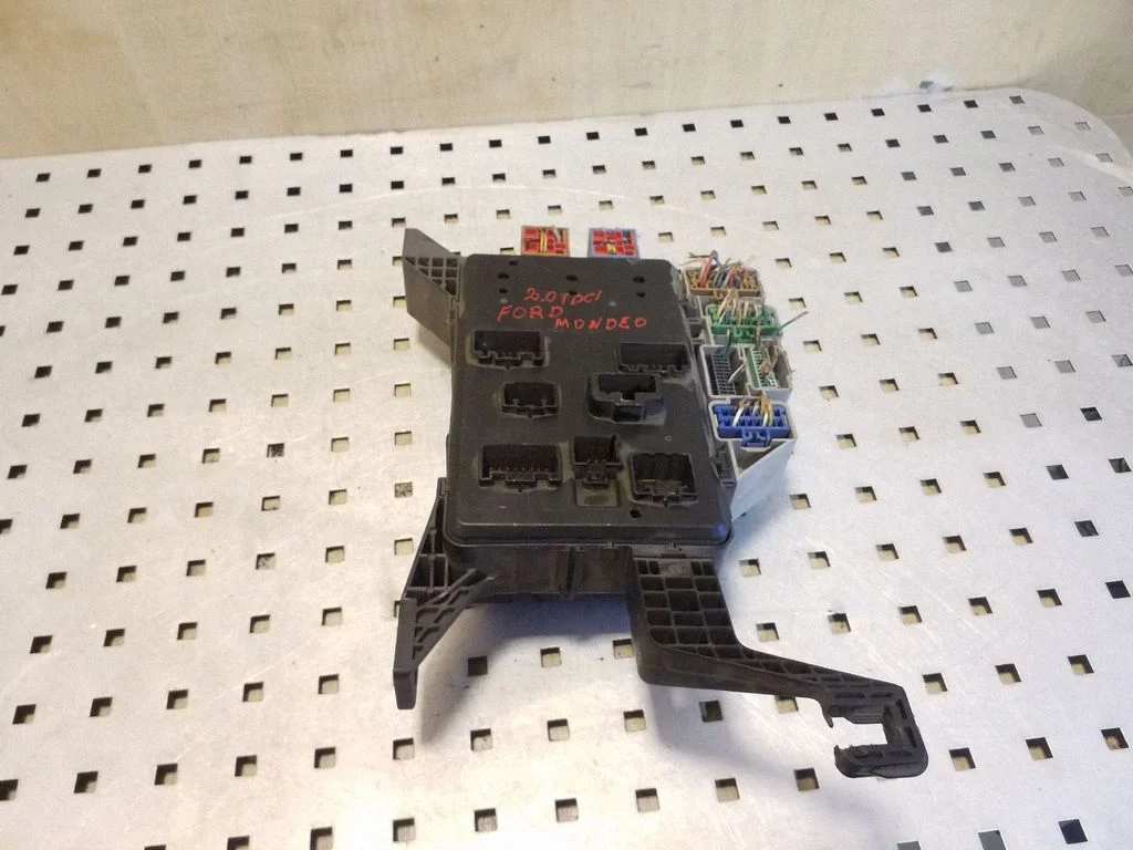 Fuse module 7158731402
