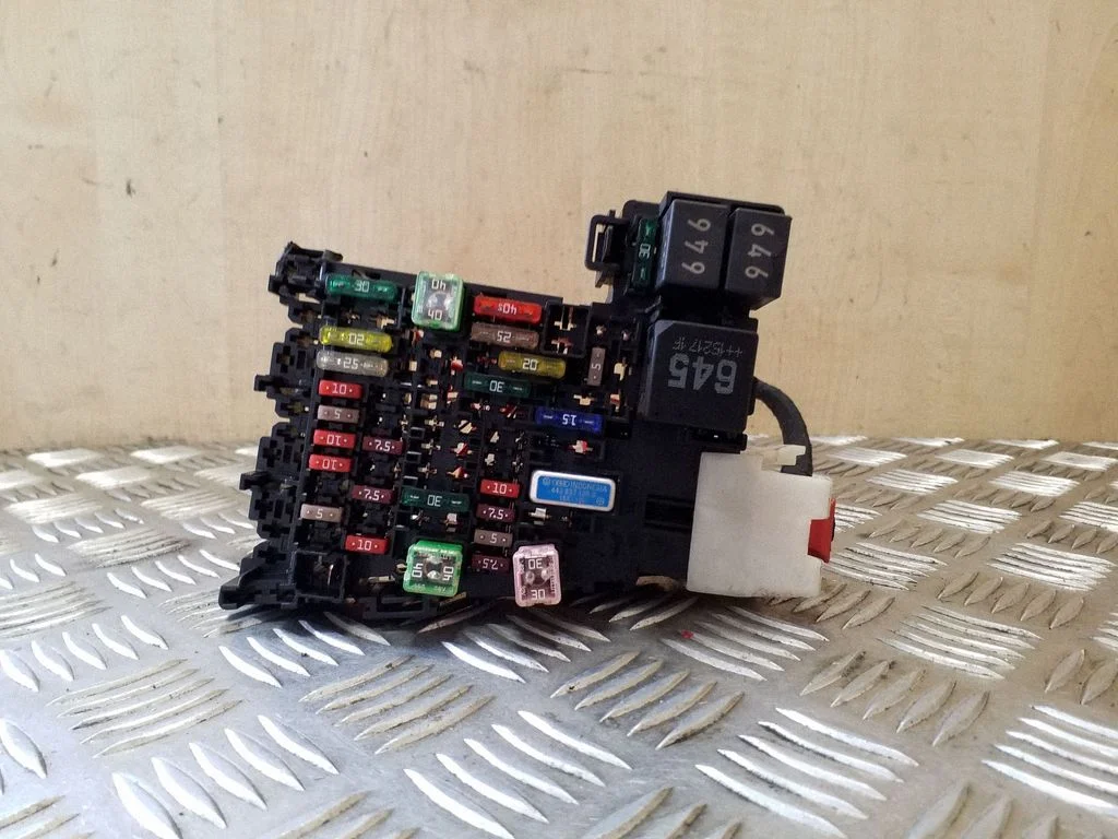 Fuse module – Volkswagen Passat CC (2008-2016)