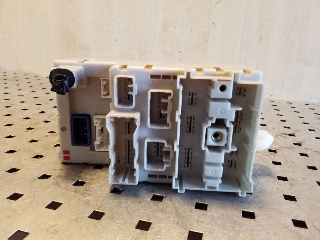 Fuse module 8273342061