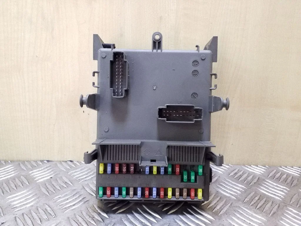 Drošinātāju bloks 8200371614B
