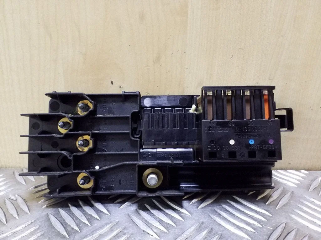 Drošinātāju bloks 2115452601