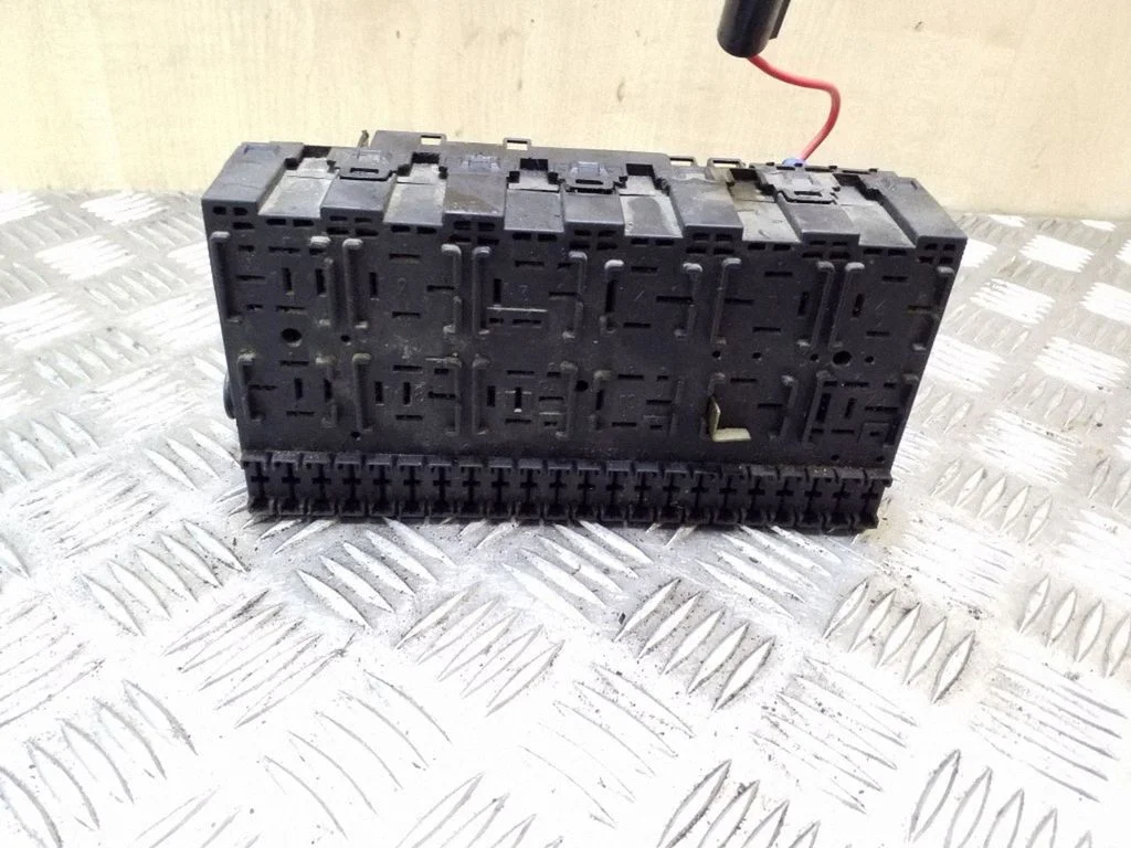Drošinātāju bloks 357937039